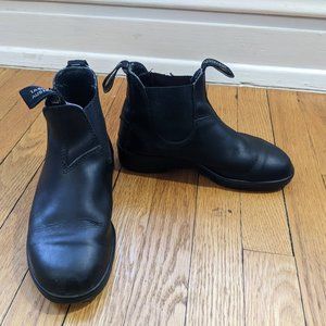 Black Blundstone 510 Chelsea Boots